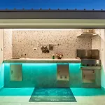Otium For 8 People With 32 M2 Heated Pool, Outdoor Cinema, Kids Playground & Area * Loborika