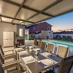 Otium For 8 People With 32 M2 Heated Pool, Outdoor Cinema, Kids Playground & Area Vila Loborika