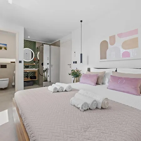 Otium For 8 People With 32 M2 Heated Pool, Outdoor Cinema, Kids Playground & Area Loborika