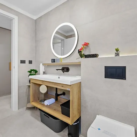 Otium For 8 People With 32 M2 Heated Pool, Outdoor Cinema, Kids Playground & Area Villa