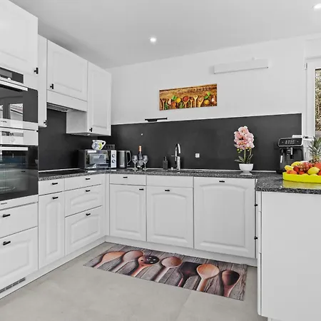 Otium For 8 People With 32 M2 Heated Pool, Outdoor Cinema, Kids Playground & Area Loborika