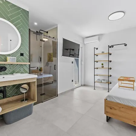 Otium For 8 People With 32 M2 Heated Pool, Outdoor Cinema, Kids Playground & Area