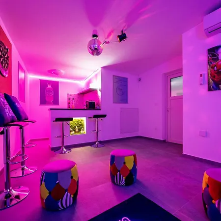 Otium For 8 People With 32 M2 Heated Pool, Outdoor Cinema, Kids Playground & Area * Loborika