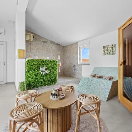 Otium For 8 People With 32 M2 Heated Pool, Outdoor Cinema, Kids Playground & Area