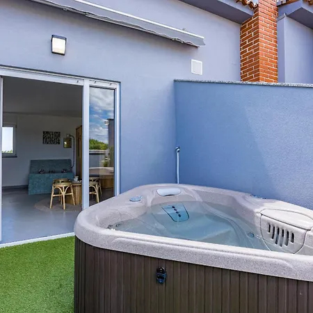 Otium For 8 People With 32 M2 Heated Pool, Outdoor Cinema, Kids Playground & Area Villa Loborika