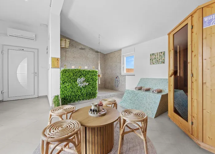 Otium For 8 People With 32 M2 Heated Pool, Outdoor Cinema, Kids Playground & Area
